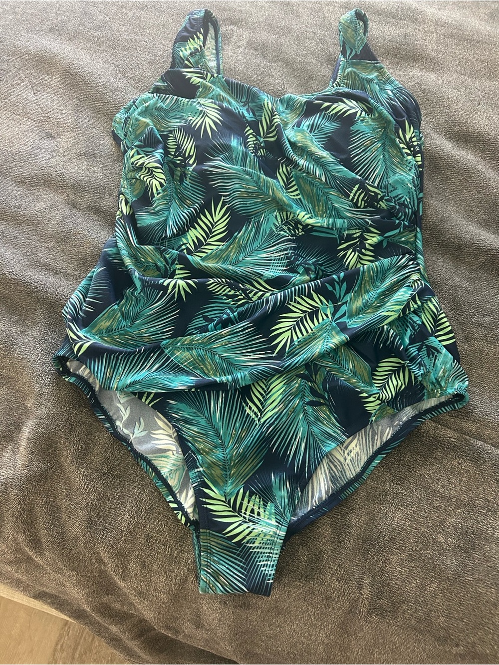 Swimsuits For All Green and Teal Tropical Leaf One-Piece Swimsuit